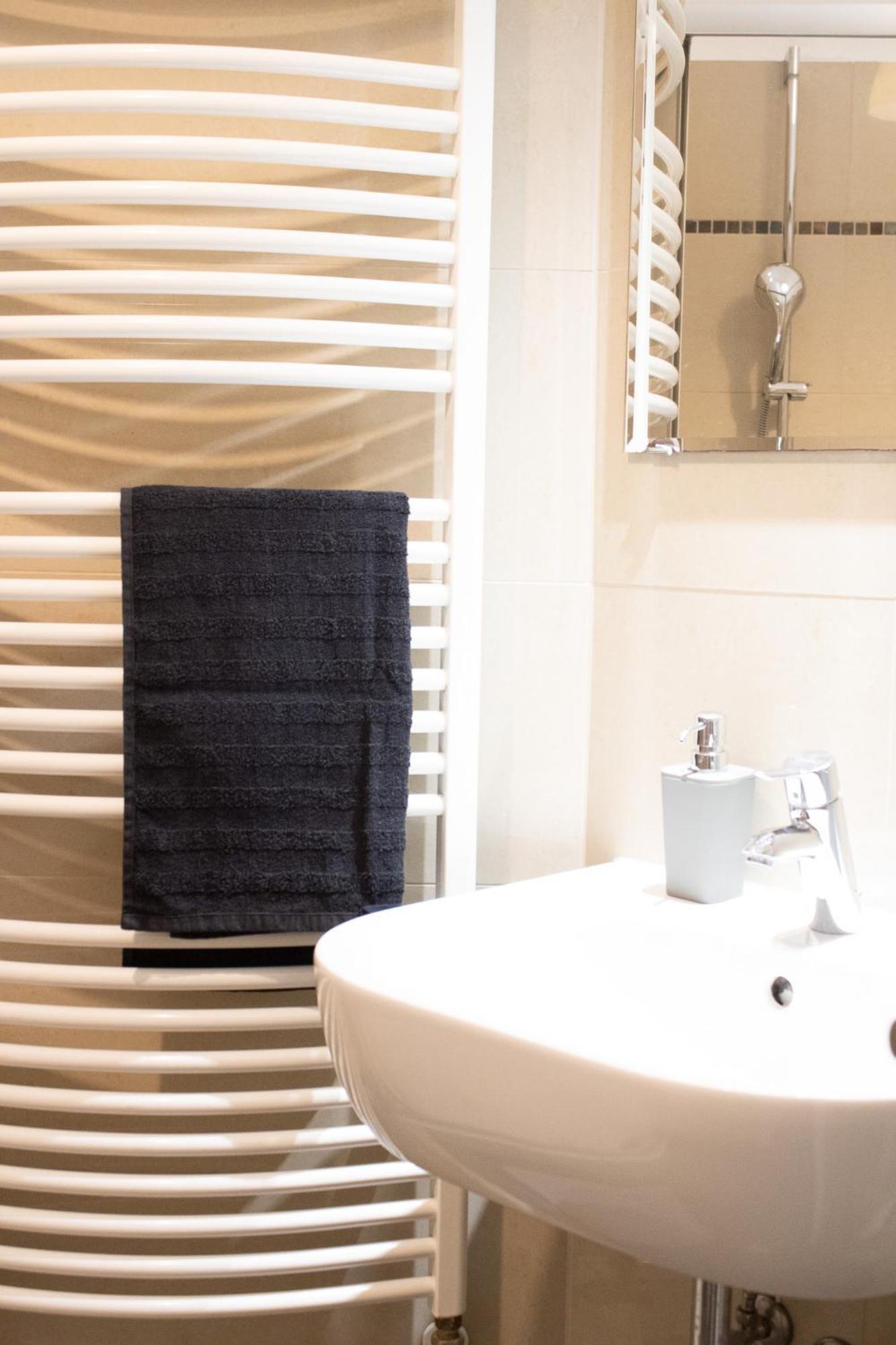 Apartment Wiesbaden Mitte, Zentral Am Park, Congresscenter 5 Min, Bahnhof 10Min المظهر الخارجي الصورة